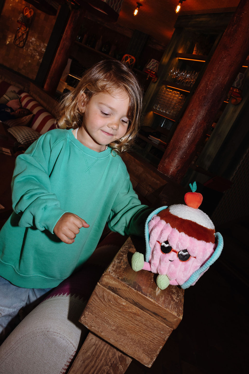 Hello Hossy – Peluche Cherry Cake – Image 4