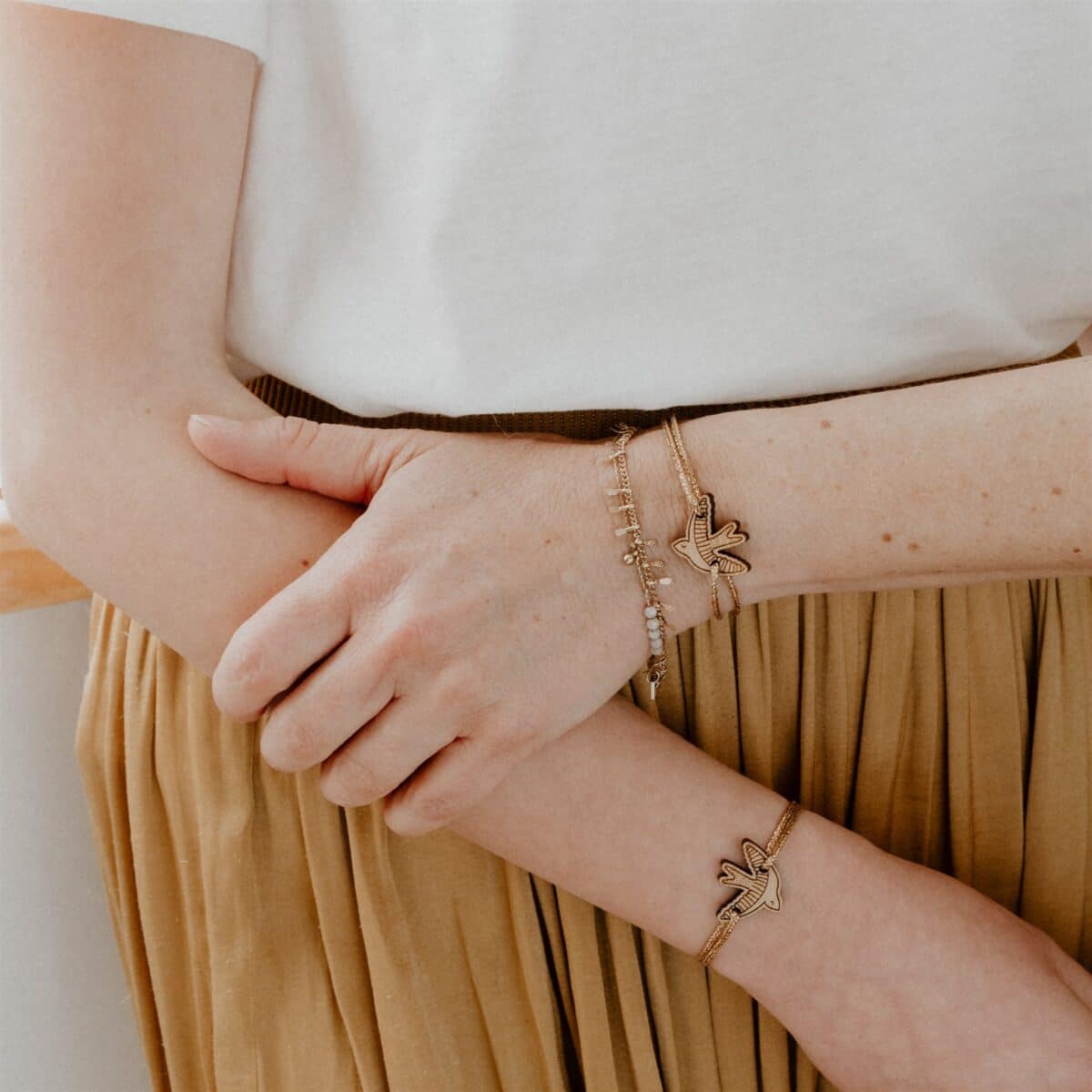 Les Petites Hirondelles – Bracelet vert en bois taille S – Hirondelles – Image 3