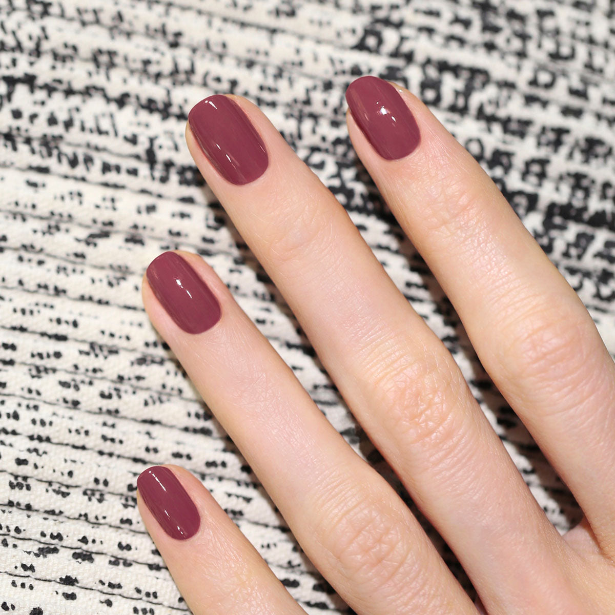 Manucurist – Vernis à ongles SEMI-PERMANENT green flash 15ml – Victoria Plum